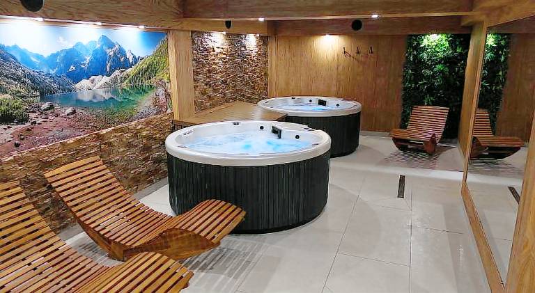 Dom Wczasowy Jedrol - Jacuzzi & Basen — photo 3