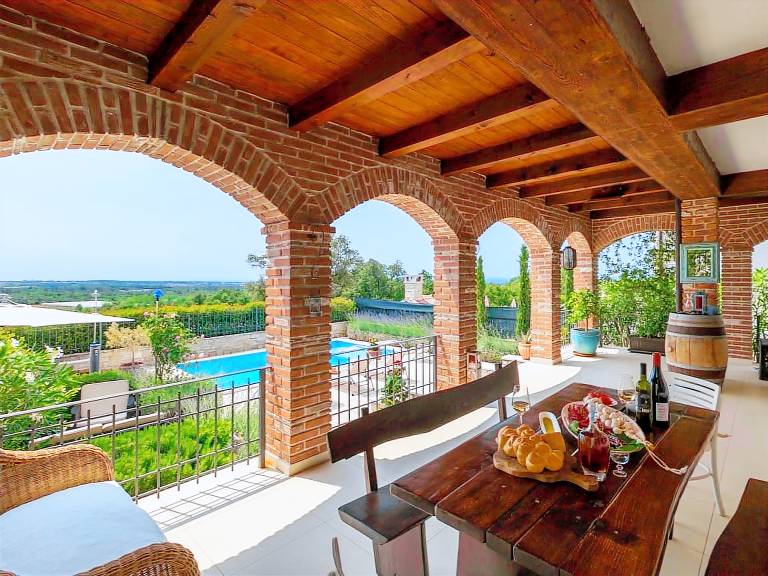 House with barbeque, private pool & yard | Nature view — photo 5