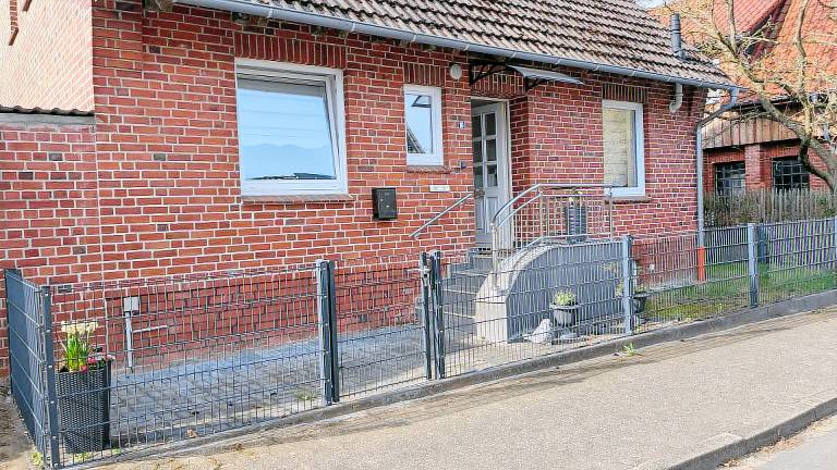 Holiday apartment with grill, terrace & yard | Garden view — photo 3