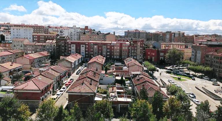 Beautiful rental apartment with patio | Good for workation | Pet-friendly in Burgos