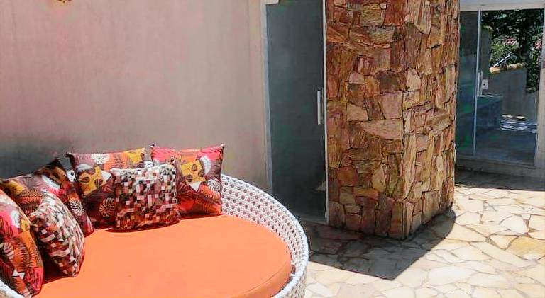 Vacation home with pool — photo 3