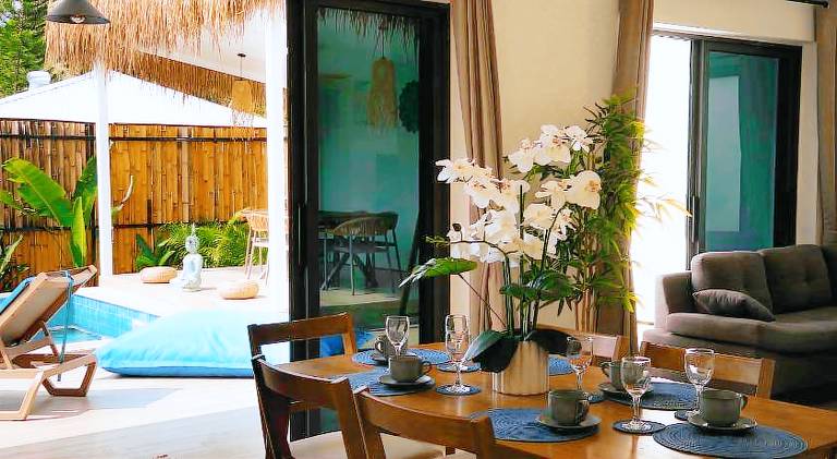 Villa with pool — photo 4