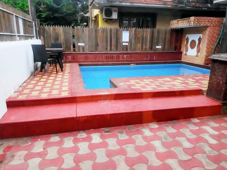 Villa with barbecue, pool & yard — photo 5