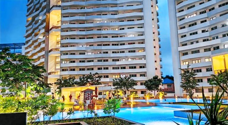 Pleasant serviced apartment with garden, pool & patio | Perfect for remote work | Dogs allowed — photo 2