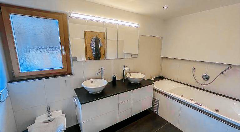 Holiday apartment with 3 rooms for 6 persons — photo 2