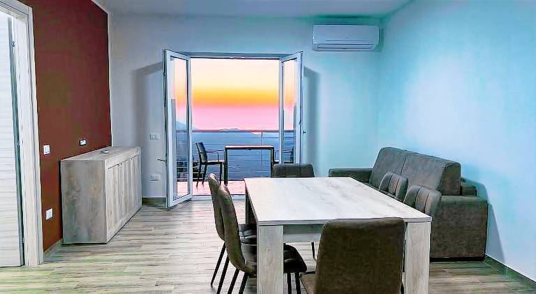 House with terrace, pool & garden — photo 4