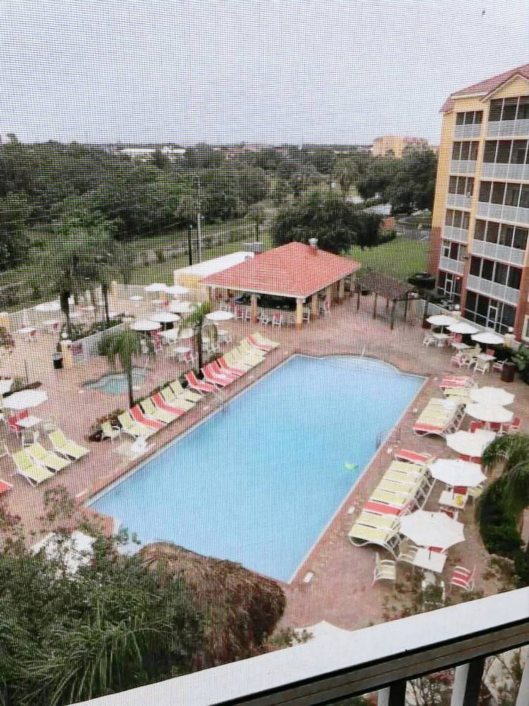 Resort  Emerald Island