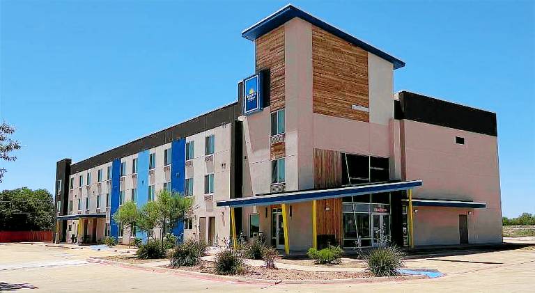 Days Inn & Suites by Wyndham Colorado City/I-20 — photo 4
