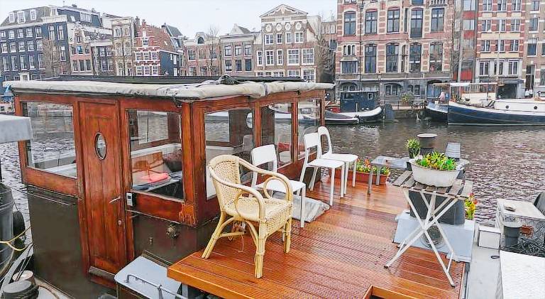 Waterloo square river vieuw houseboat in Amsterdam
