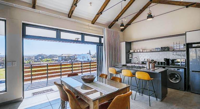 Apartment Ferreira Town