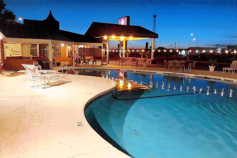 The Classic Desert Aire Hotel