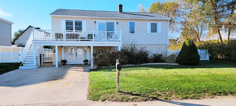 House Misquamicut