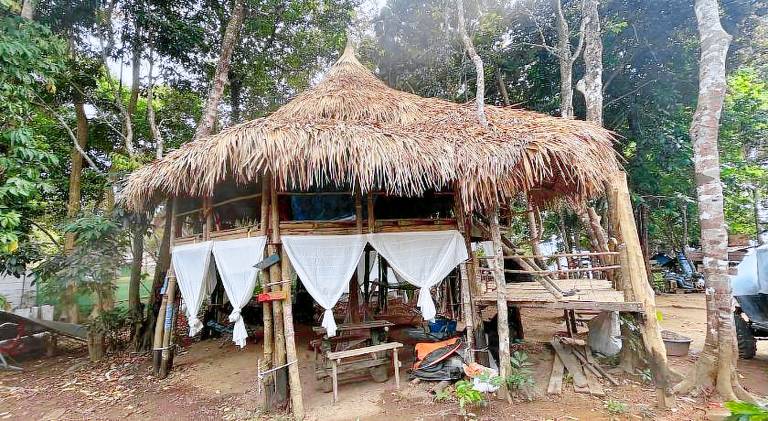 Black sand Gypsea Home Little Bay Kohchang Ranong — photo 4