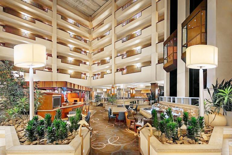 Sheraton Sioux Falls Hotel & Convention Center — photo 2