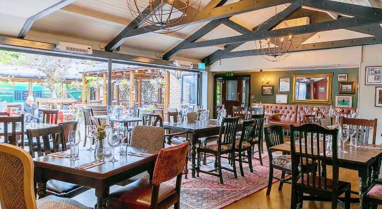 Rose And Crown Hotel — photo 5