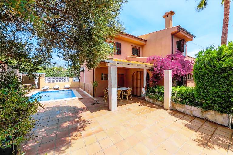 200 m&sup2; Villa