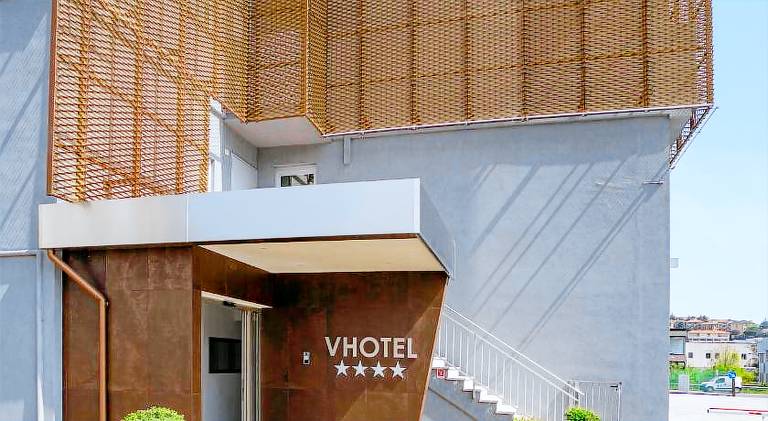 V HOTEL — photo 5