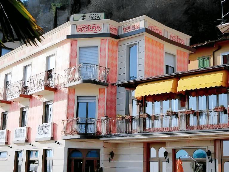 Family-oriented serviced apartment with garden, terrace & jacuzzi | Pets allowed in Gardone Riviera