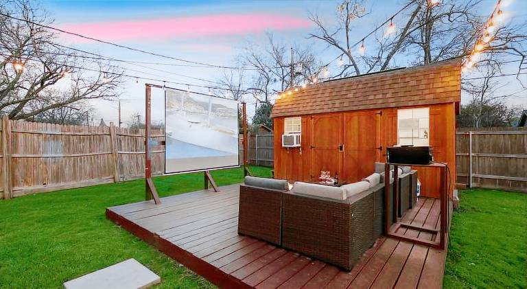 House with pool — photo 4