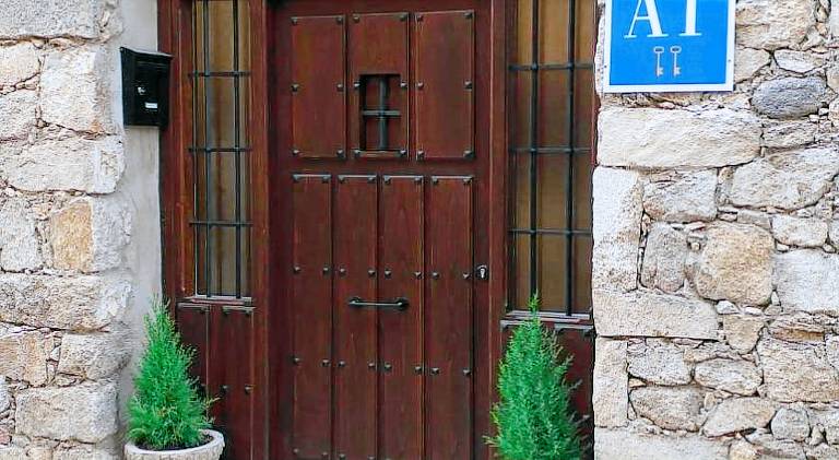 Rental apartment with patio & jacuzzi in Cáceres