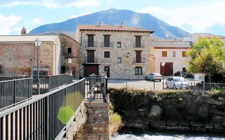 Casa Santa Cruz de la Serós