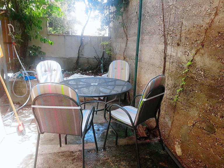 Holiday apartment with garden, patio & barbecue | Garden view — photo 2