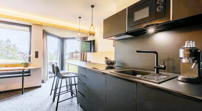Wonderful serviced apartment with yard & patio | Pets allowed — photo 4