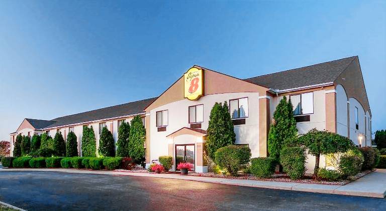 Super 8 by Wyndham Goshen — photo 5