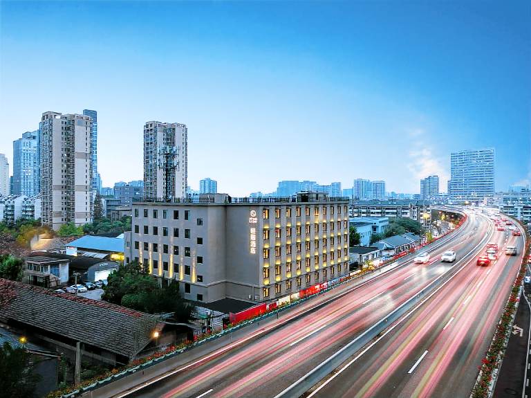 Atour Light Hotel Hangzhou Wulin Square Zhaohui Cultural Park in Hangzhou