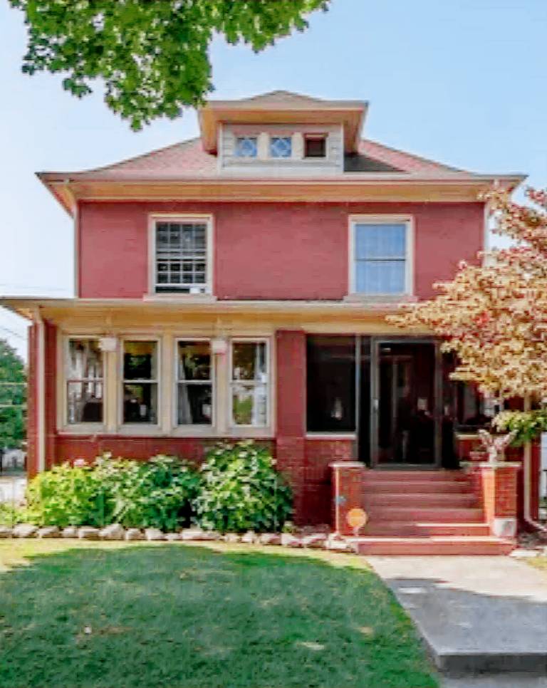 House  La Salle Township
