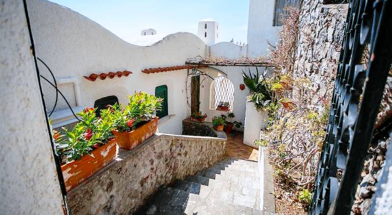 Pleasant villa with patio & yard | Pet-friendly — photo 5