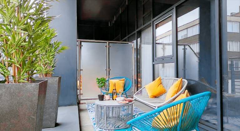 Apartment with patio — photo 3