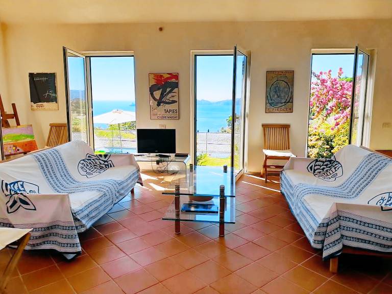 Villa with barbecue, terrace & private pool — photo 4