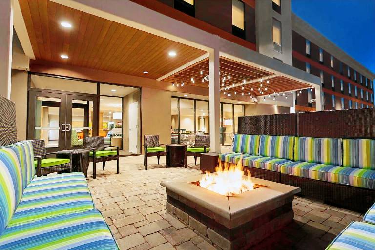 Home2 Suites by Hilton Champaign / Urbana — photo 2