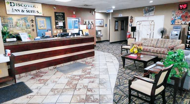 Discovery Inn & Suites Lafayette — photo 5