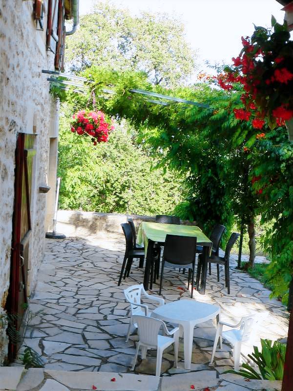 Gite with barbecue, garden & terrace — photo 2