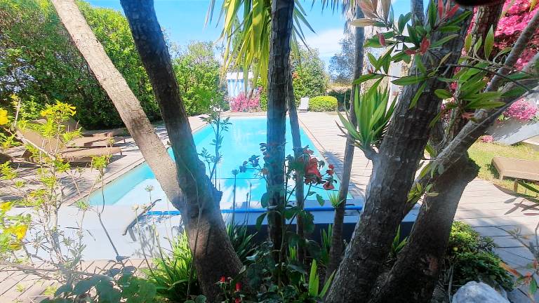 Gite with terrace, pool & grill | Garden view — photo 2