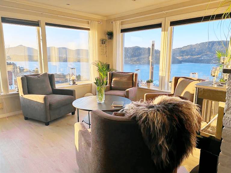     
Villa ∙ 7 Gäste ∙ 5 Schlafzimmer
