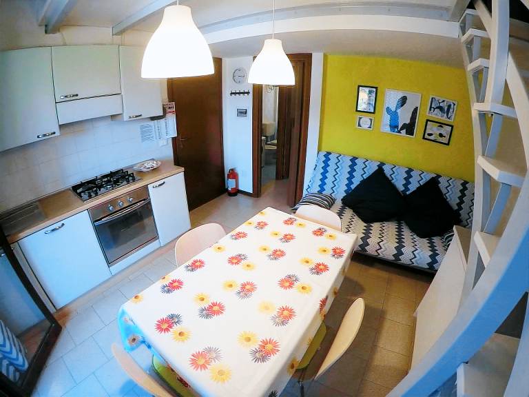 Apartment with barbeque, terrace & yard — photo 5