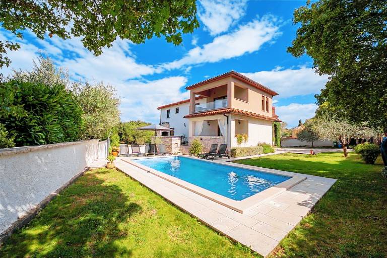 Ferienhaus in Pinezići f&uuml;r max. 10 Personen