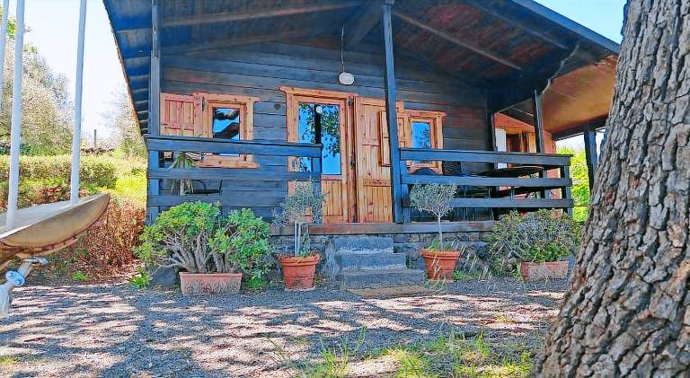 Farm with garden, jacuzzi & patio in Linguaglossa
