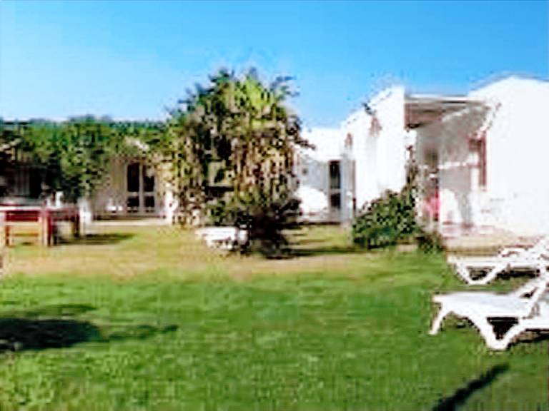 Holiday apartment with grill, pool & patio — photo 2