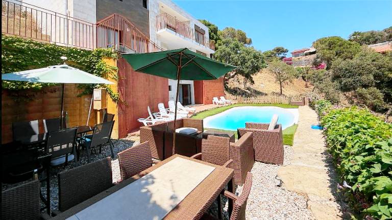 Villa 'Costacabana - Sunny Beach' with Sea View, Private Pool and Wi-Fi in Lloret de Mar