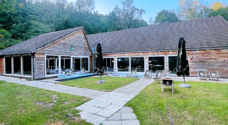 Chalet with pool | Pets are welcome — photo 5