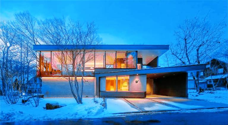 Villa with hot tub in Hakuba
