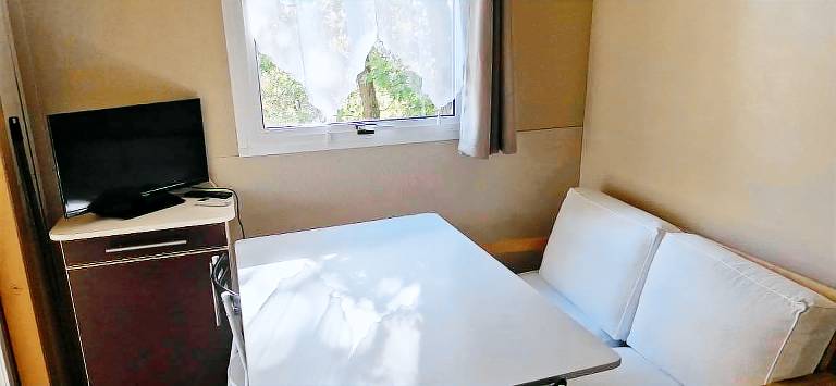 Mobile home with terrace & grill — photo 4