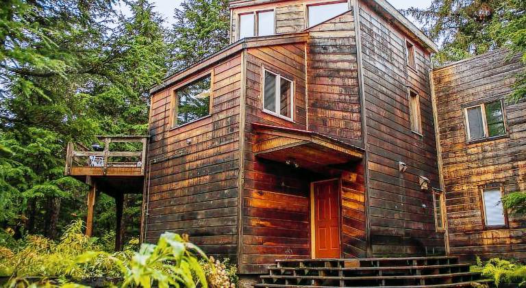 Chalet with jacuzzi in Anchorage, AK