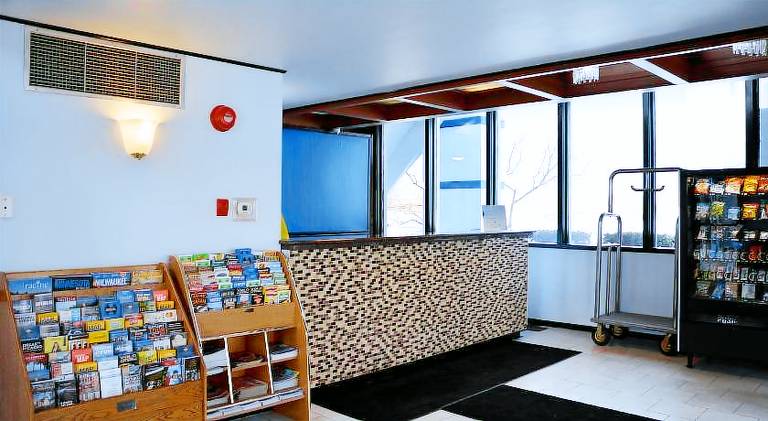 Travelodge by Wyndham Milwaukee — photo 5