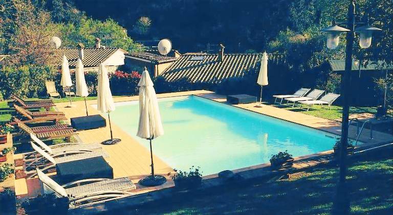 Holiday apartment with pool — photo 2