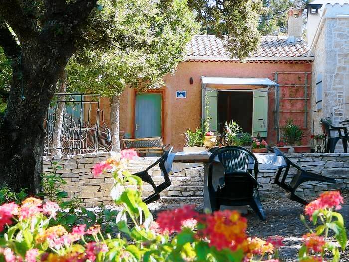 Gite with BBQ & garden — photo 2